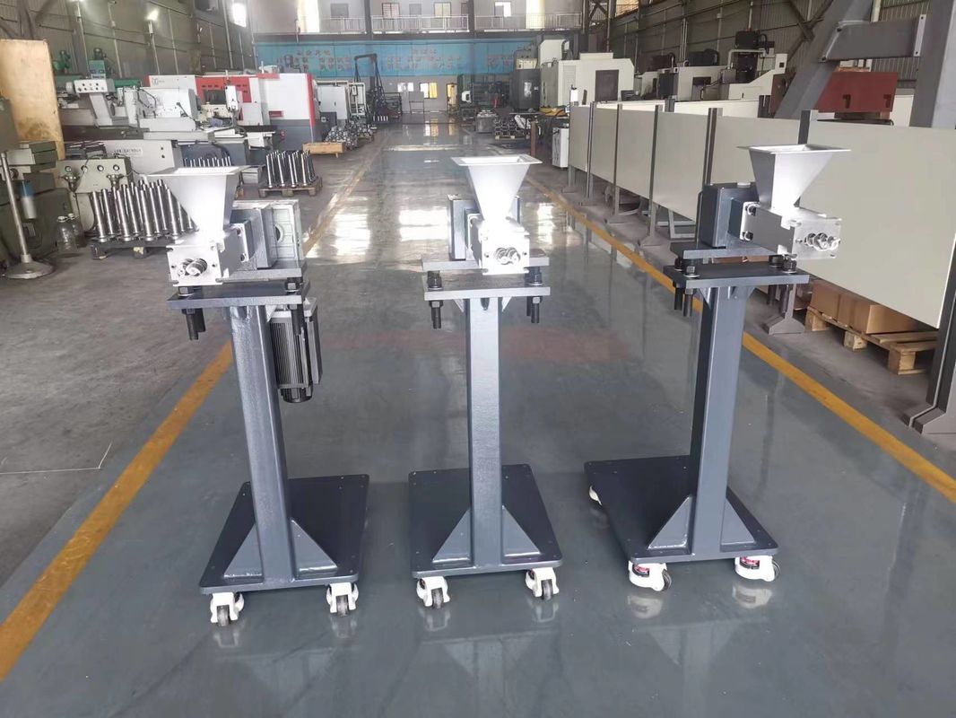 Τμήματα μηχανής εξωθραυστήρα διπλής βίδες συναρμολογημένης περιστροφής Άξονας βίδας Τμήμα βαρέλι και πλευρική τροφοδοσία