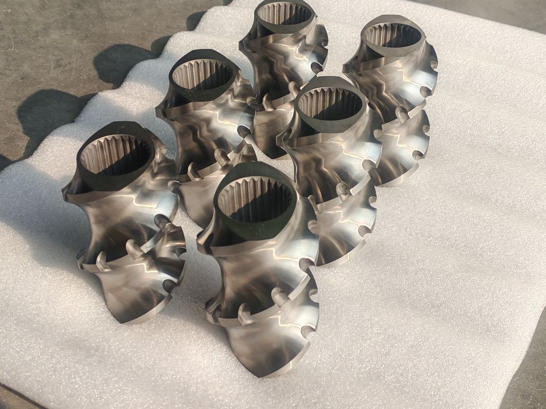 เครื่องอัดรีดสกรูคู่ องค์ประกอบสกรูผสมและลำเลียงที่เหนือกว่าเพื่อผลลัพธ์ที่แม่นยำ